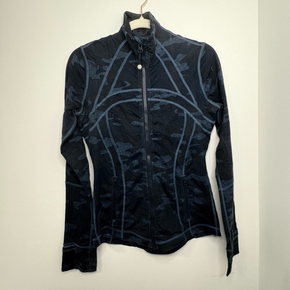 Lululemon | Define Jacket | Heathered Lotus Camo Oil Slick Blue | Sz 6 | EUC - Picture 4 of 8